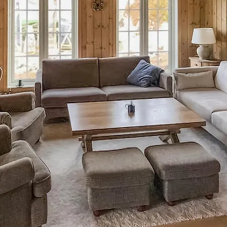 4 Bedroom Beautiful In Ferienhaus *