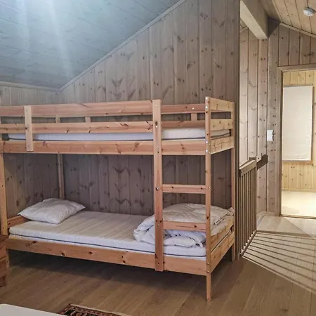 4 Bedroom Beautiful In Ferienhaus