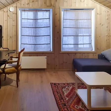 4 Bedroom Beautiful In *